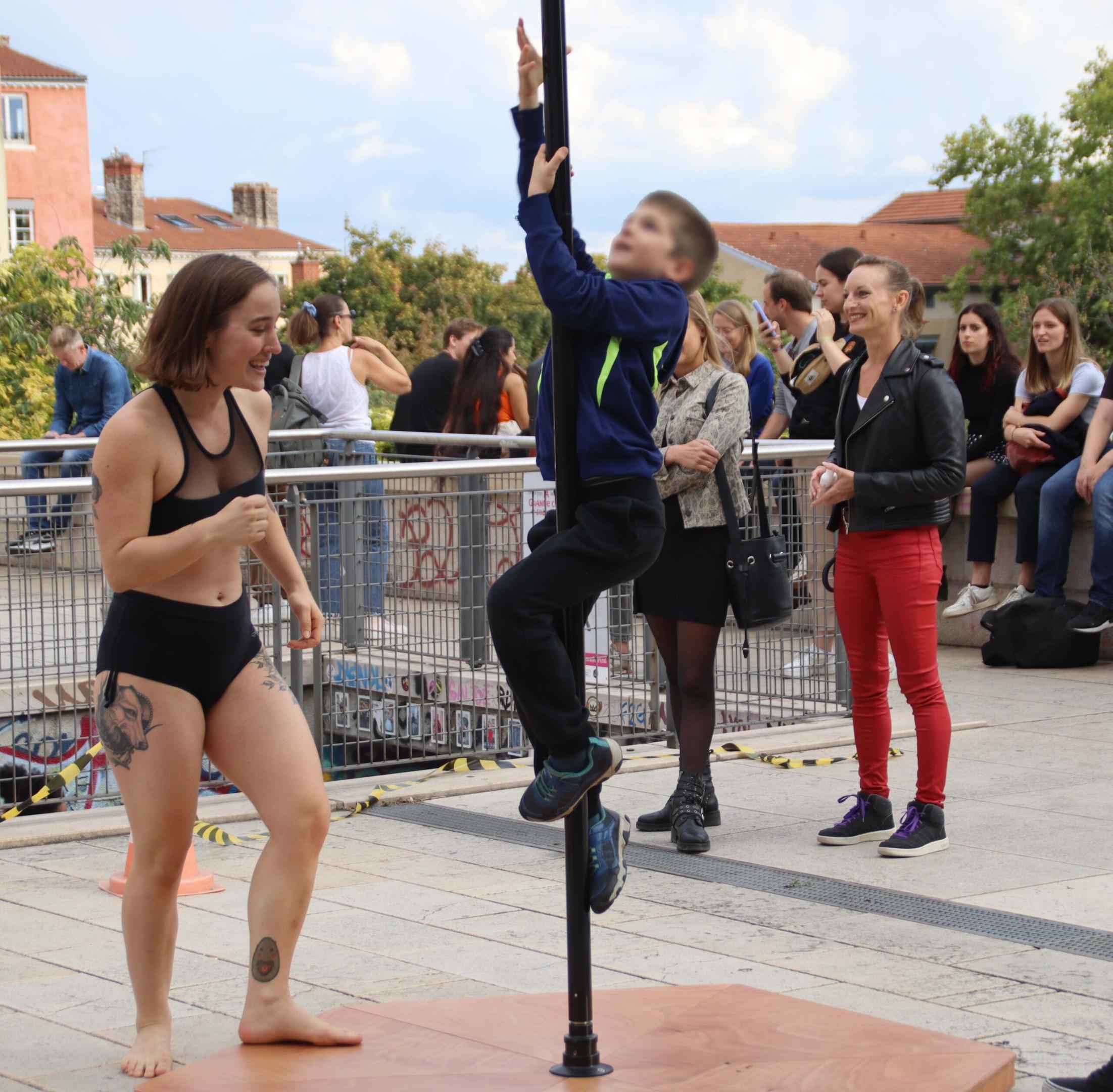 pole dance pour les enfants Lyon